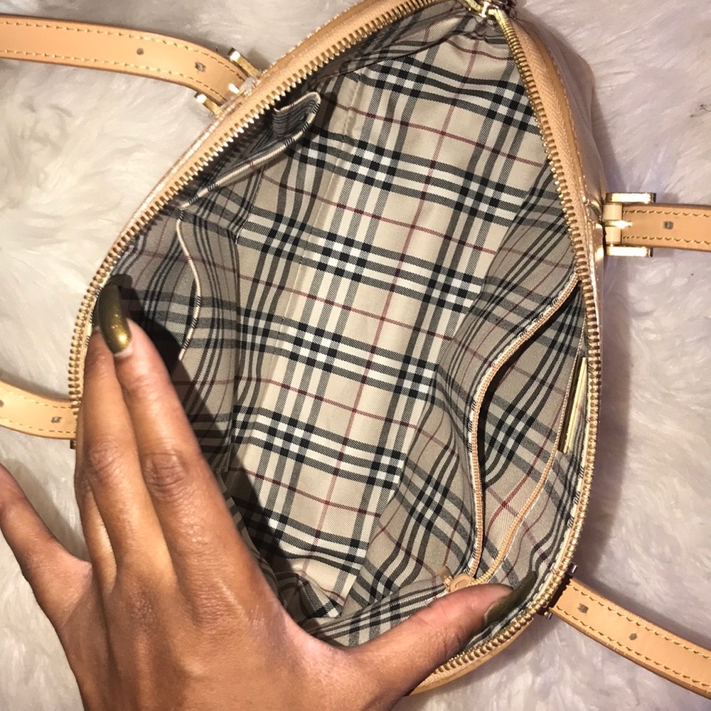 💜💜Authentic Burberry Handbag💜💜 - Picture 5 of 16
